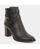 Lederstiefel mit schwarzem Riemendetail - 8 cm Absatz