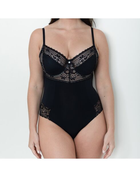 Schwarzer Body Elisa