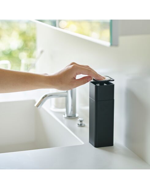 Distributeur de savon Tower noir - 5.5x5.5x18.5 cm