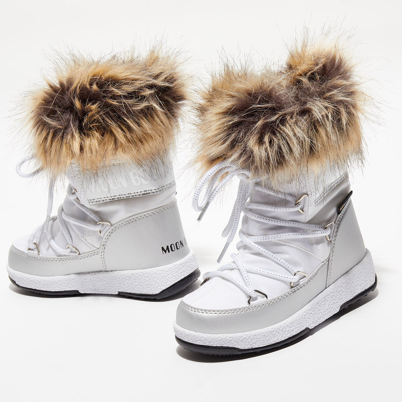 Apres ski avec fausse fourrure Monaco Low blanc argente Vente privee Moon Boot BazarChic