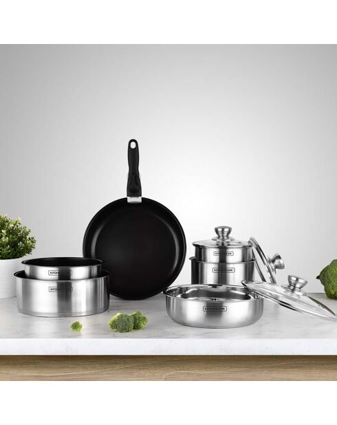 Batterie de cuisine grise