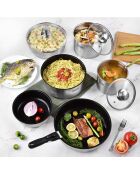 Batterie de cuisine grise