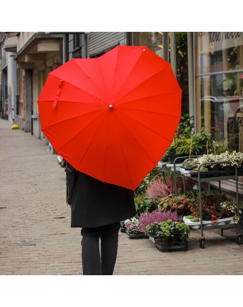 Parapluie Falconetti droit avec bandoulière - toile en forme de coeur rouge