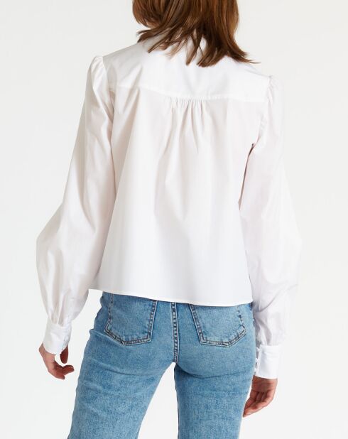 Weißes Batista-Hemd