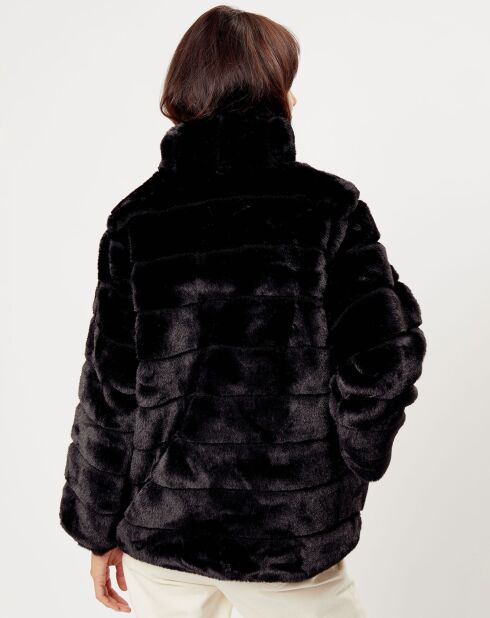 Irina Schwarze Kunstpelzjacke