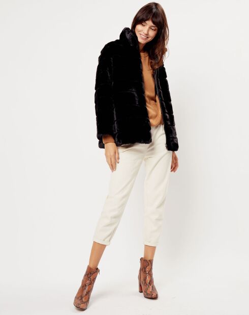 Irina Schwarze Kunstpelzjacke