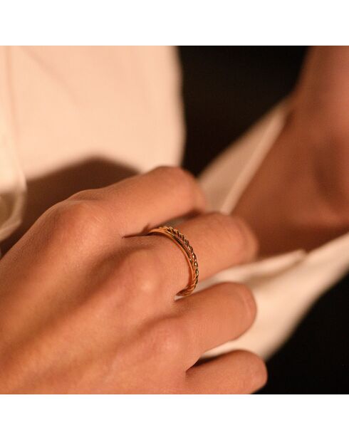 Ring aus Mondgelbgold