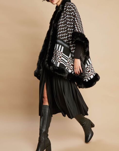 Schwarzer Ava Cape