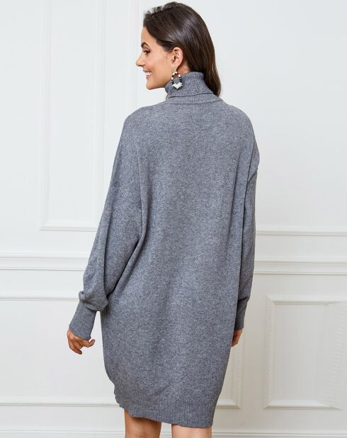 Halbgraues Kleid aus einer Kaschmirmischung