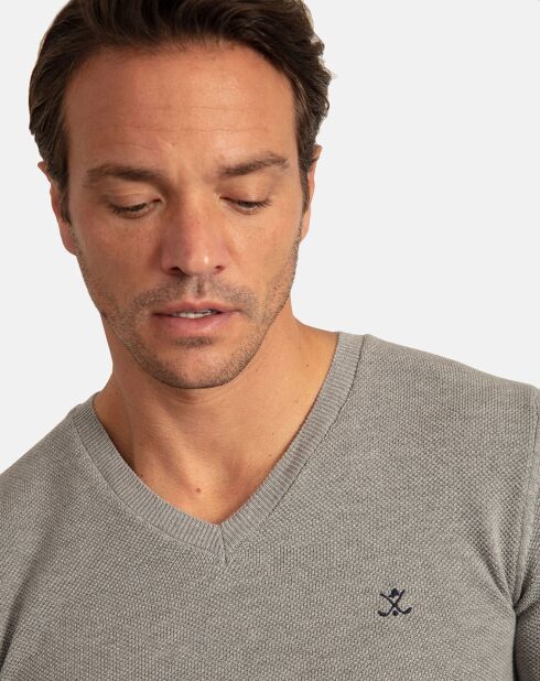 Kevin grauer melierter Pullover mit V-Ausschnitt