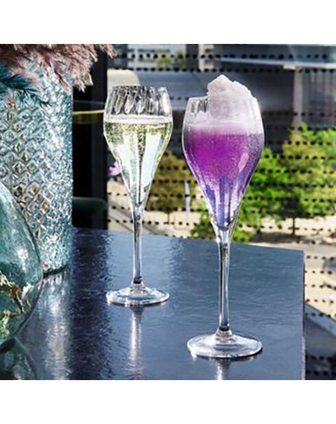 Set de 6 copas de champán y 6 vasos transparentes con tallo simétrico