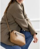 Maelys Schultertasche aus camelfarbenem Rindsleder - 22,5x7x16 cm