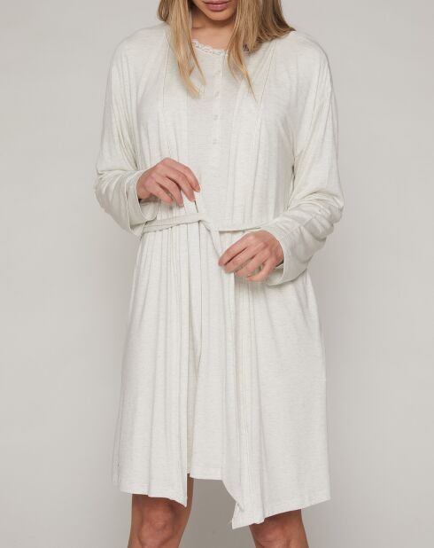 Einfaches weißes Negligé