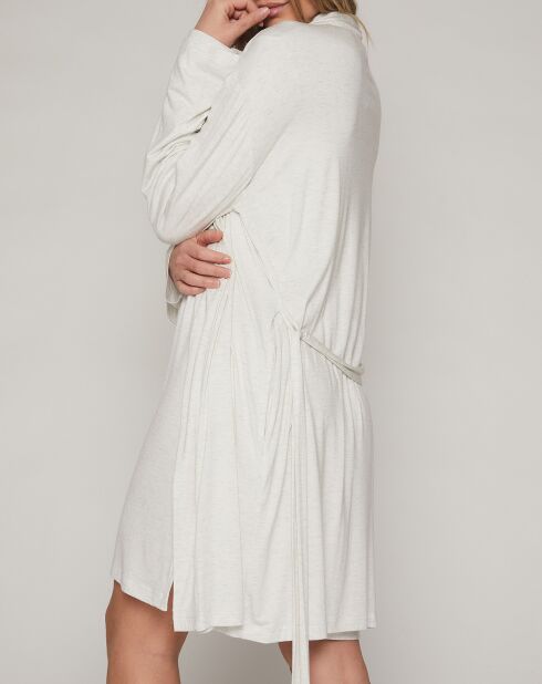 Einfaches weißes Negligé