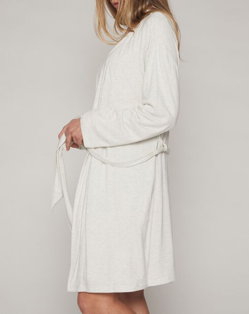 Einfaches weißes Negligé