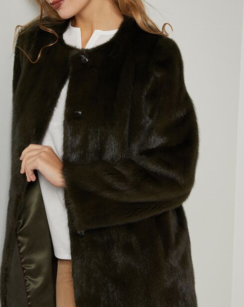 Khakifarbener Nerzpelzmantel