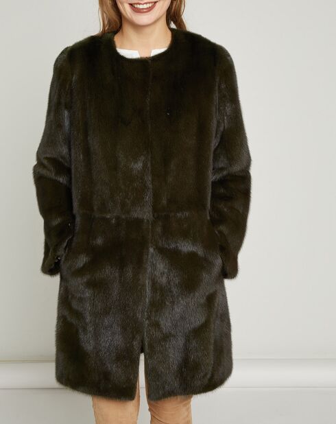 Khakifarbener Nerzpelzmantel