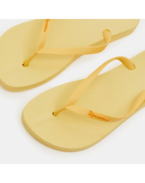 Chanclas amarillas de Anat Colors