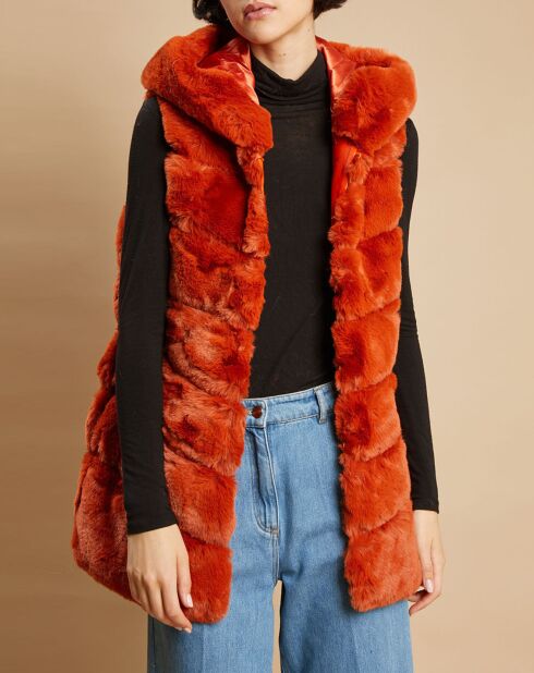 Angelina Tangerine vest met capuchon van imitatiebont