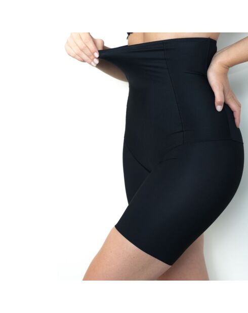 Short Elina gainant noir