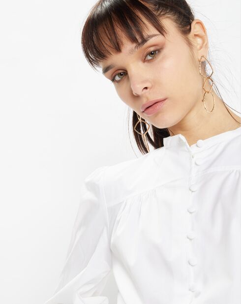 Weißes Batista-Hemd