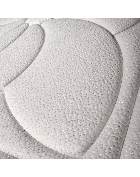 Matelas à mémoire de forme Monte-Carlo blanc/bordeaux - 140x200 cm