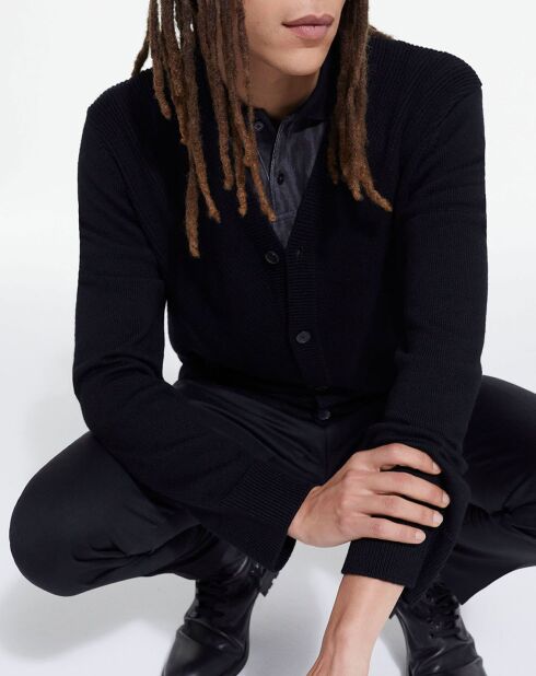Cardigan 100% Laine avec détails point noir