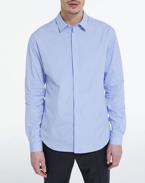 Chemise Slim decintrée rayée patte de boutonnage cachée blanc/bleu ciel