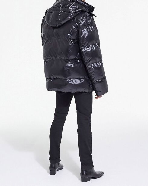 Schwarze Oversize-Daunenjacke