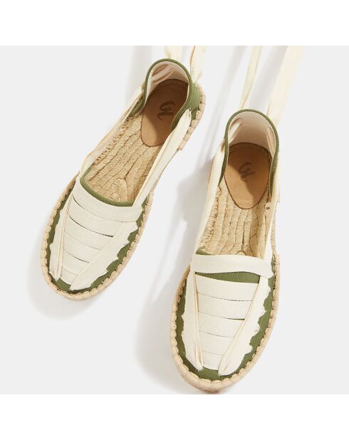 Espadrilles aus Bio-Baumwolle mit ecru-/khakigrünen Krawatten