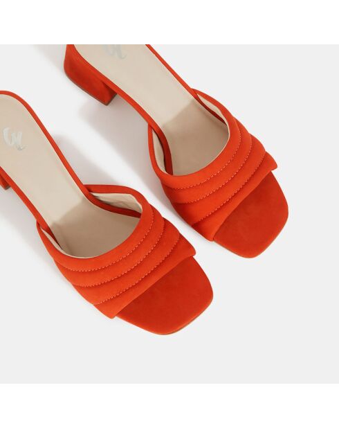 Mules con tacón de piel acolchada en color naranja - Tacón de 6 cm