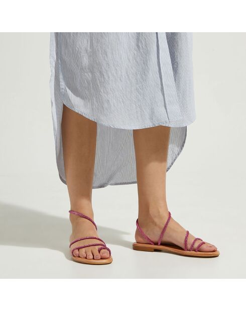 fuchsiafarbene Ledersandalen mit Strass