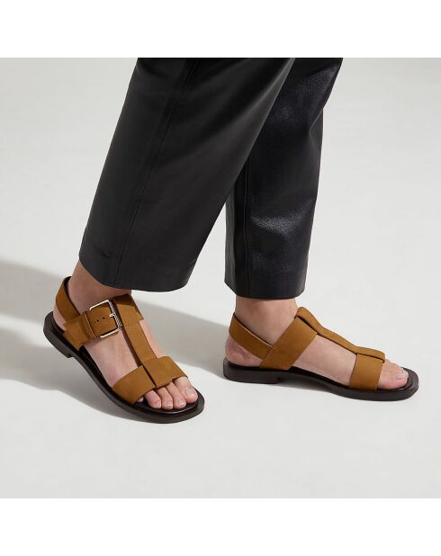 Sandales plates en Cuir camel