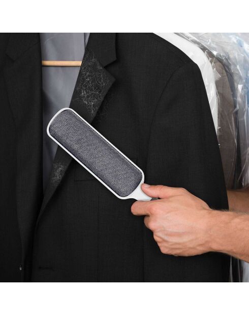 2 Brosses anti peluches grises