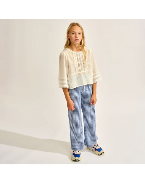 Blusa blanca con bordado y encaje Hallo