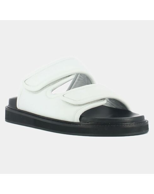 Weiße Lederpantoletten von Warning