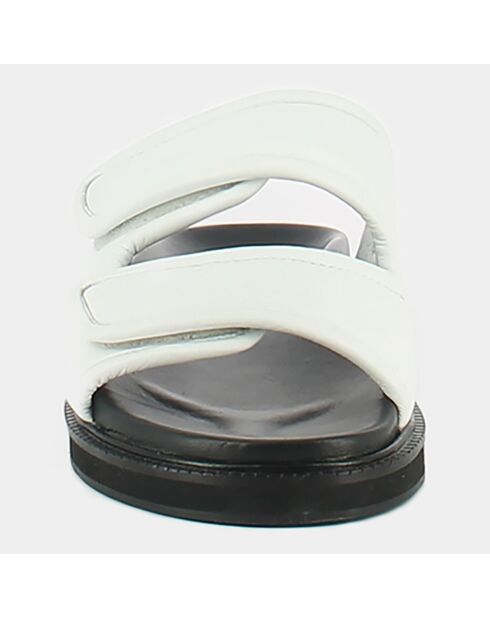 Weiße Lederpantoletten von Warning