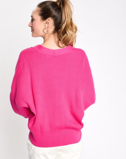 Cardigan rosa con bottoni grandi
