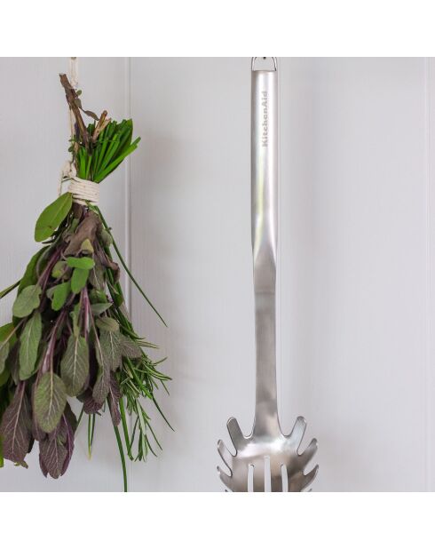 Cuillère à pâtes en acier inoxydable grise