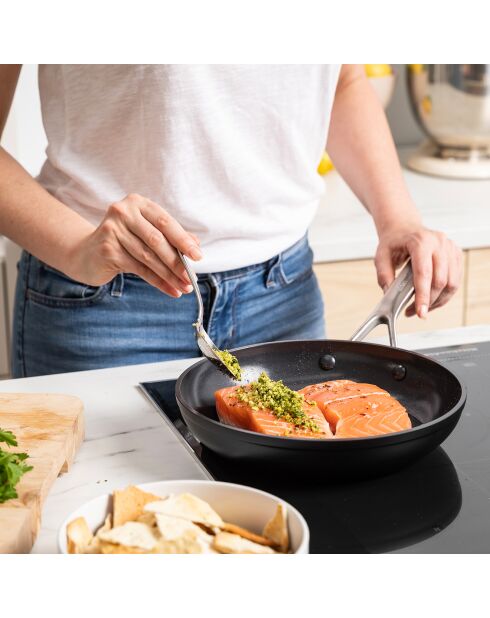 Poêle induction noire - D.24 cm