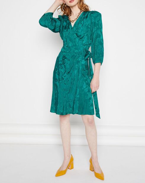 Shima-Kleid mit farblich abgestimmter grüner Stickerei