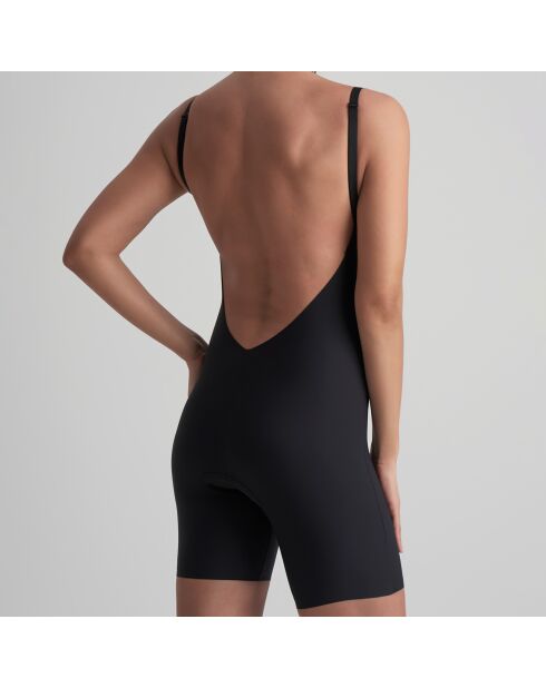 Body corto con espalda negra