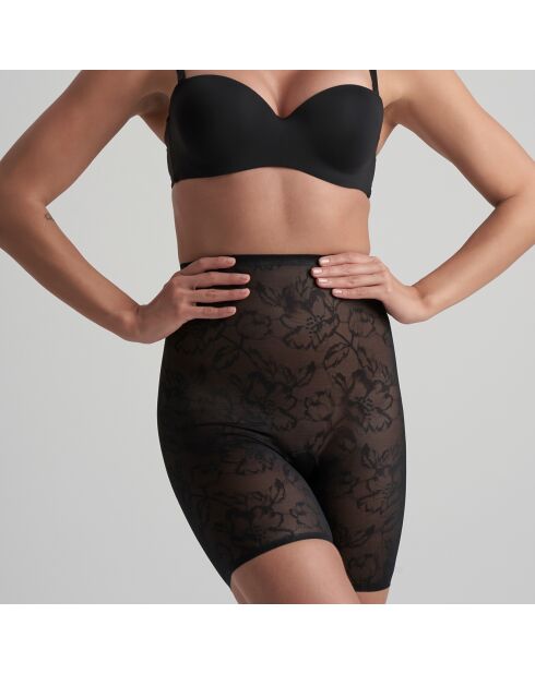 Pantaloncini a vita alta con controllo in pizzo nero