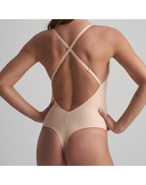 Sexy Body mit tiefem Rückenausschnitt in Beige