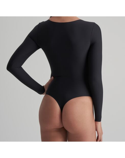 Body negro de manga larga