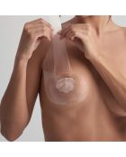 Cubrepezones y escote perfectos de satén beige