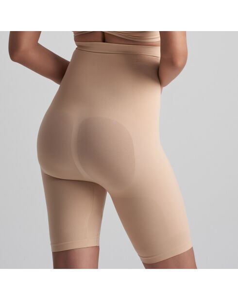 Weiche, beigefarbene Shorts mit hoher Taille