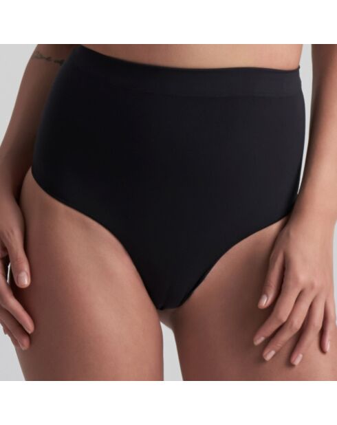 Zwarte, zacht aanvoelende string met hoge taille en hoge taille