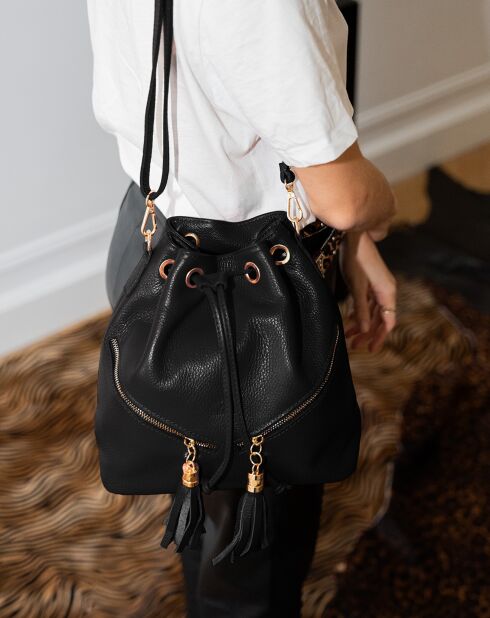 Beuteltasche Beth aus Leder, 24 x 25 x 13 cm, Schwarz