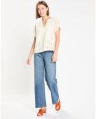 Hellblaue Tybalt Jeans mit ausgestelltem Ausschnitt